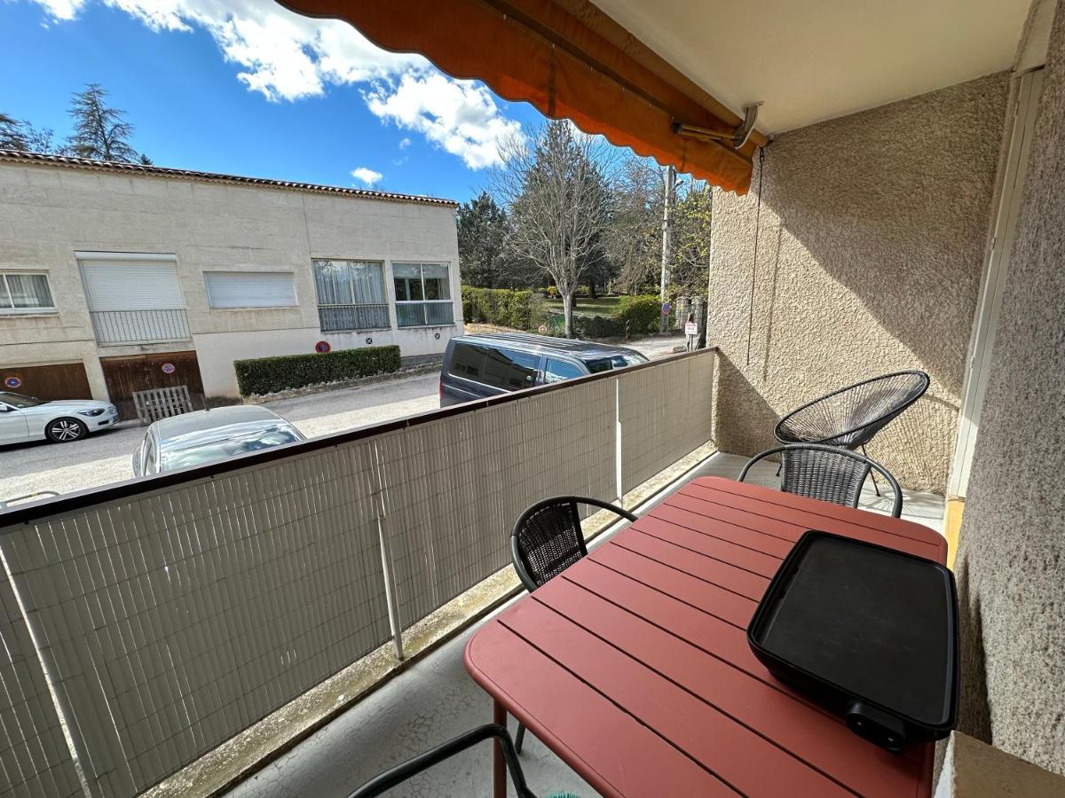 Le Calme Au Centre Ville Gréoux-les-Bains Exterior foto